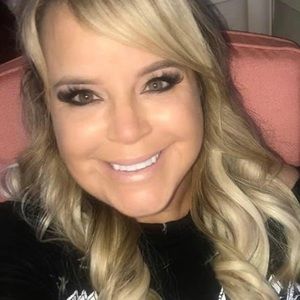 Meet your Posher, Joanie